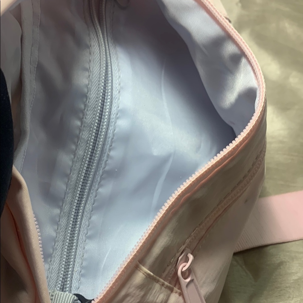 Pink Fanny pack - Picture 2 of 5